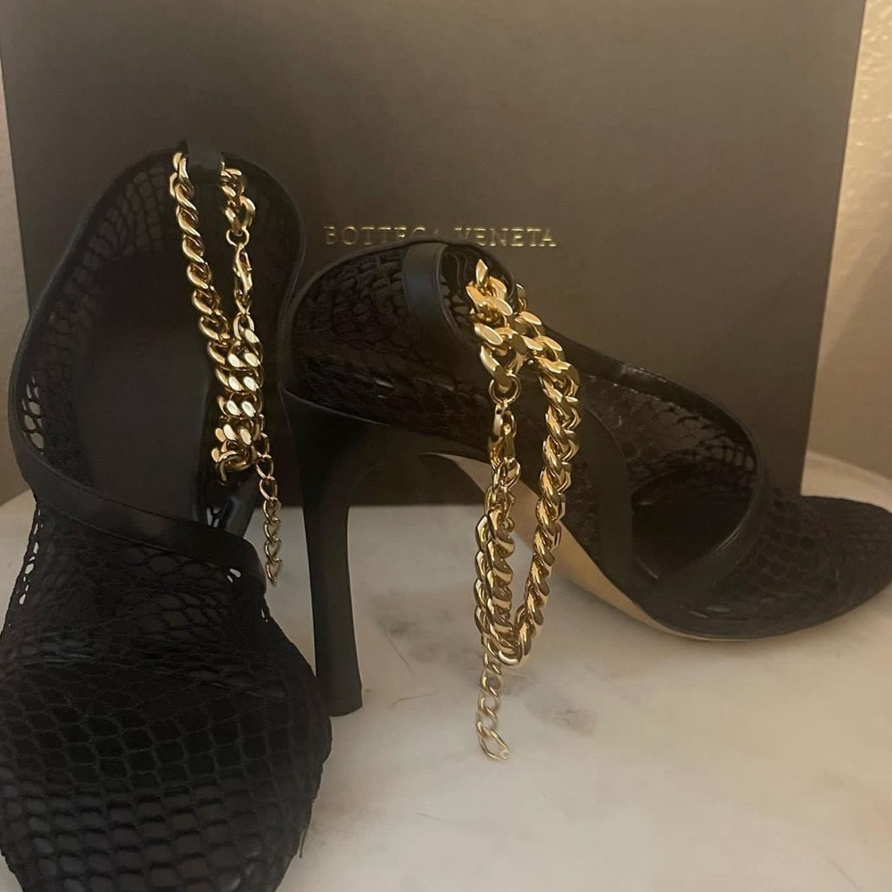 Bottega Veneta size 39 retail $1180 sale $500